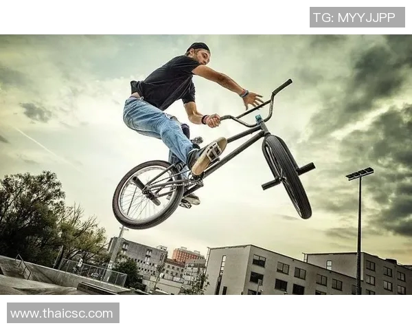 重庆极限运动队引发的意识形态争议与热议探讨